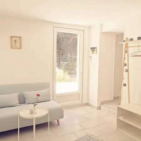 Avec Logement Entier Vendégház *